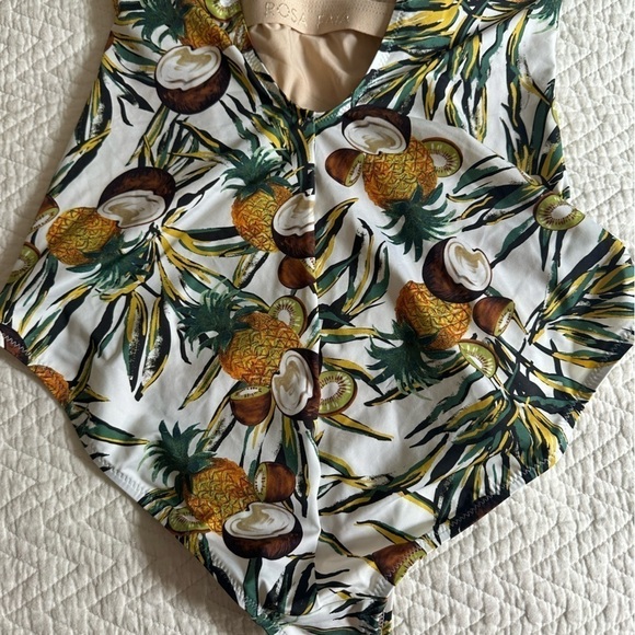 rosa faia • coconut pineapple kiwi novelty swim one piece bathing suit  8 C cup - Picture 4 of 6